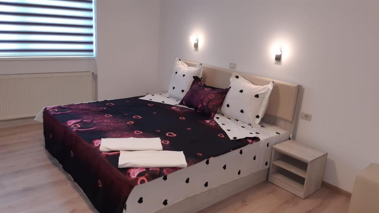 Calypso Rooms Făgăraş Exteriör bild