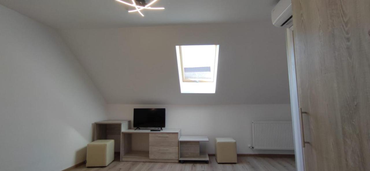 Calypso Rooms Făgăraş Exteriör bild