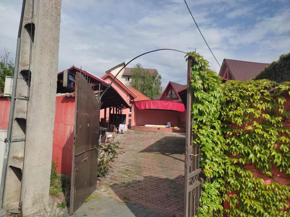 Calypso Rooms Făgăraş Exteriör bild