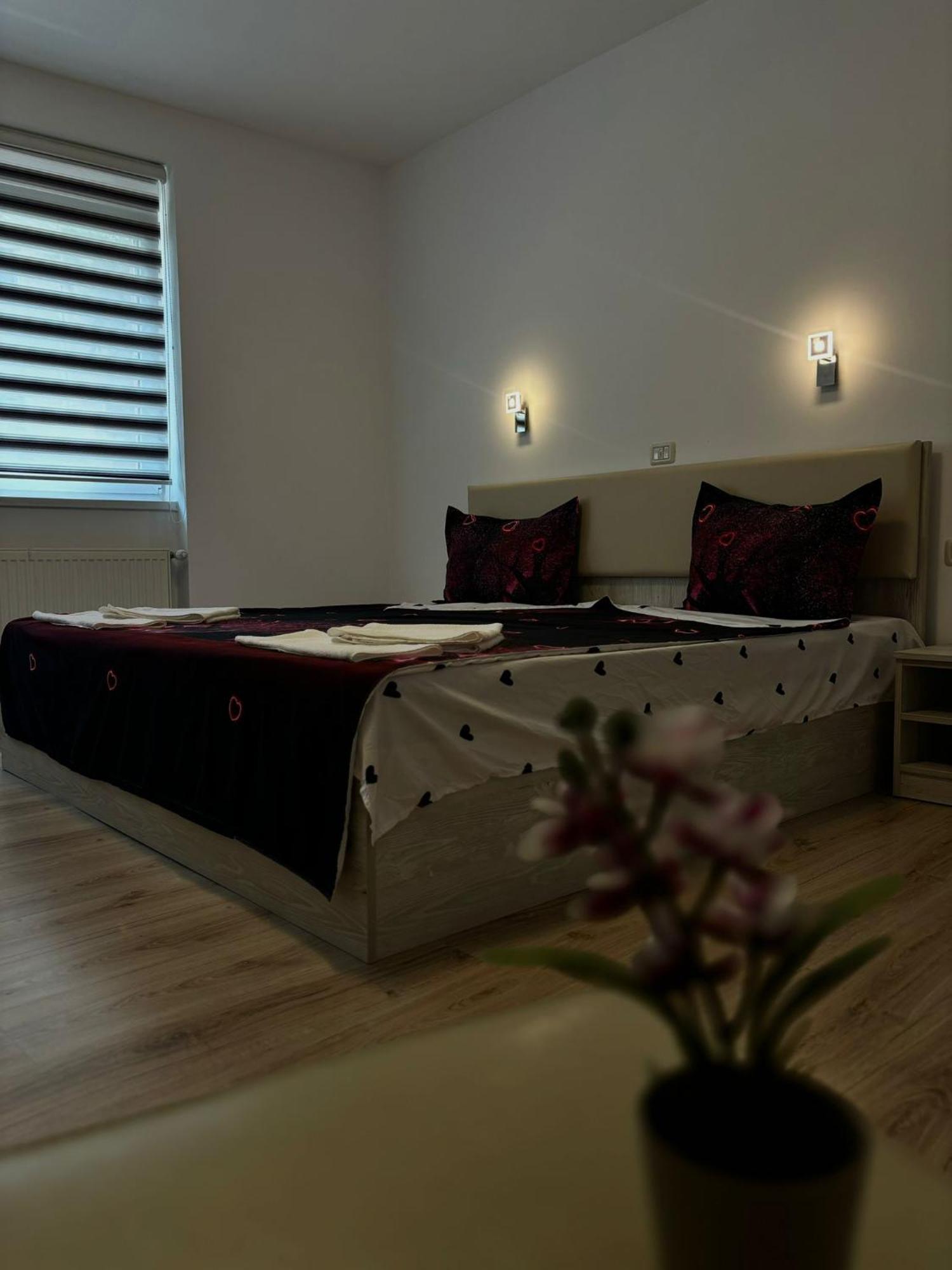 Calypso Rooms Făgăraş Exteriör bild